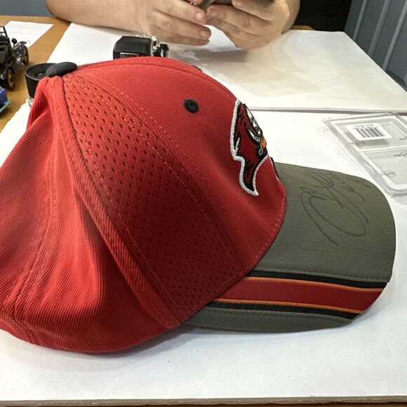 Tampa Bay Buc Hat Signed By Mike Allstot Autograph Reebok Buccaneers - Picture 4 of 5